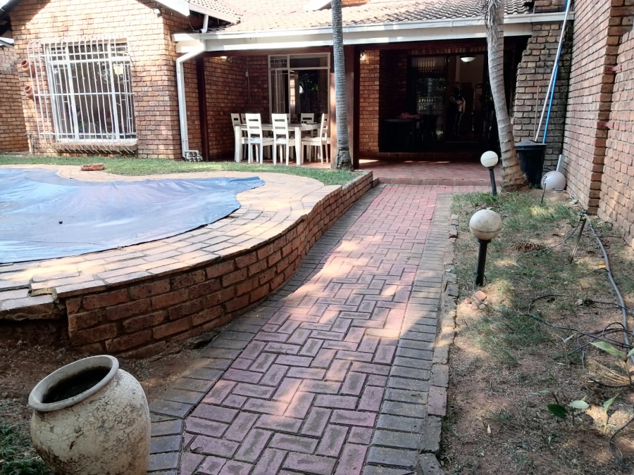 3 Bedroom Property for Sale in Safari Gardens North West